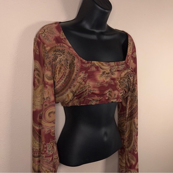 MEDIUM PAISLEY RUCHED LONG SLEEVE CROP TOP BURGUNDY BOHO HIPPIE - Picture 4 of 10
